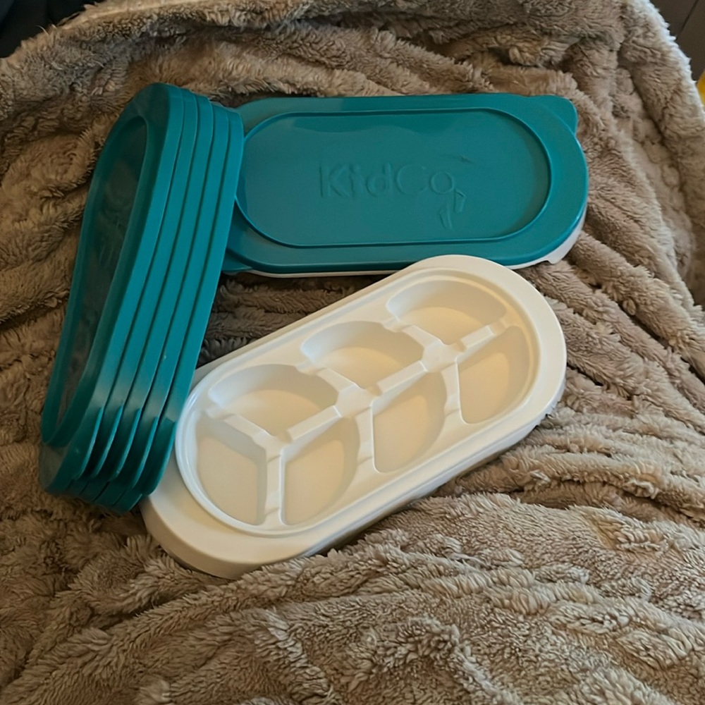 😀Kidco freezer storage trays